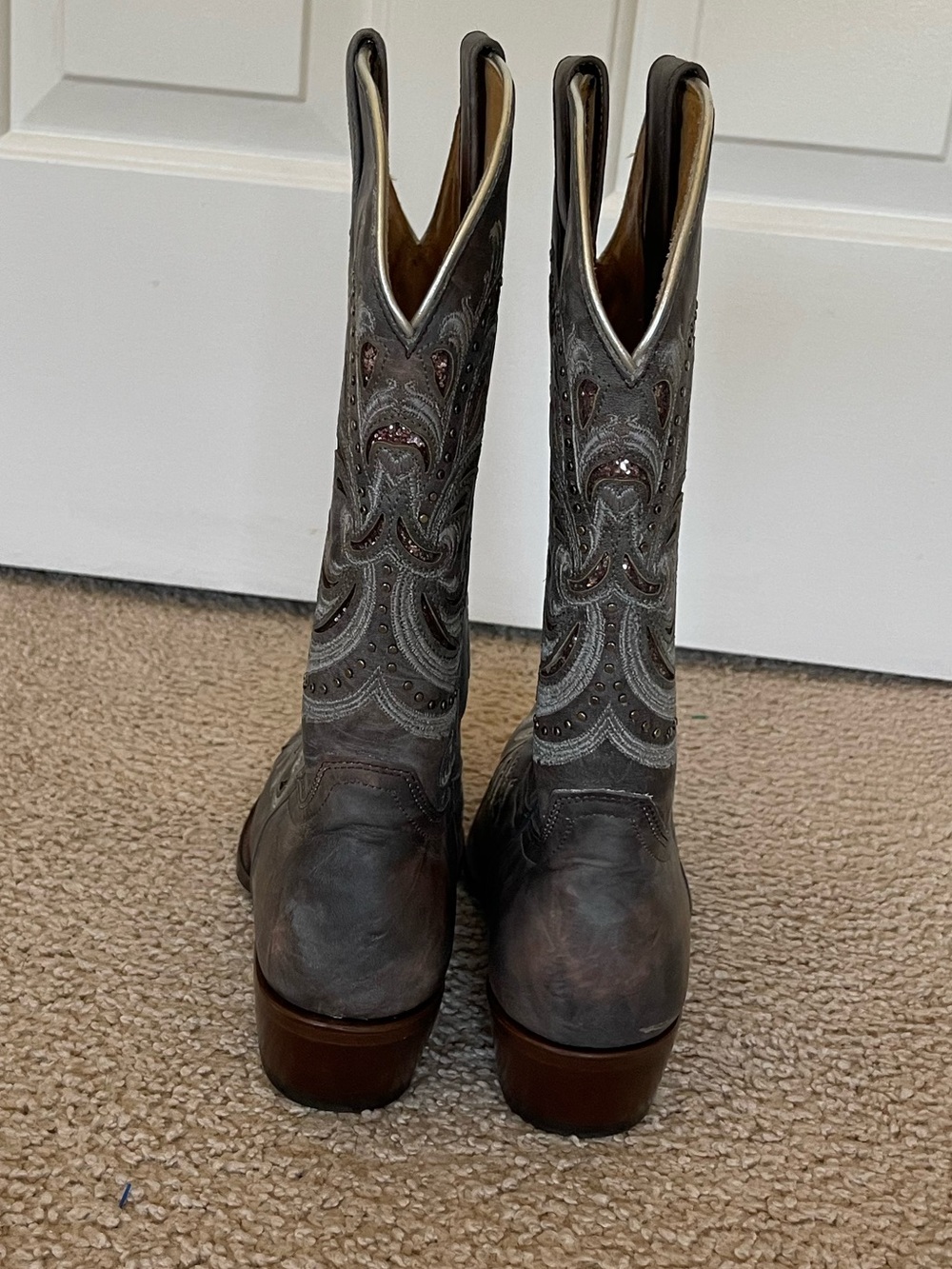 SHYANNE WOMEN'S IONA FLORAL STUDDED WESTERN BOOTS - SNIP TOE Size 9 - Picture 3 of 6